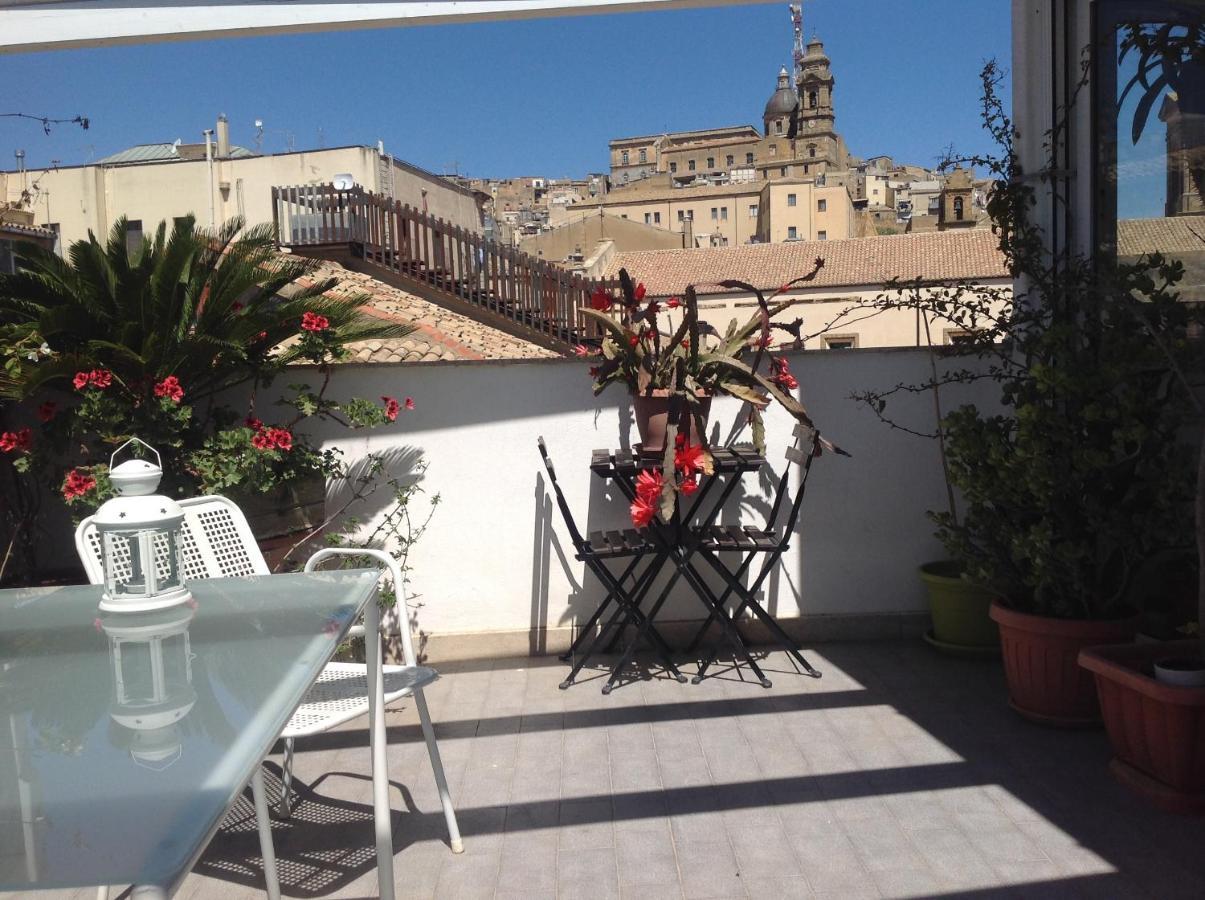 Attico Da Rosa Con Vista Spettacolare A 360 Gradi Apartman Caltagirone Kültér fotó